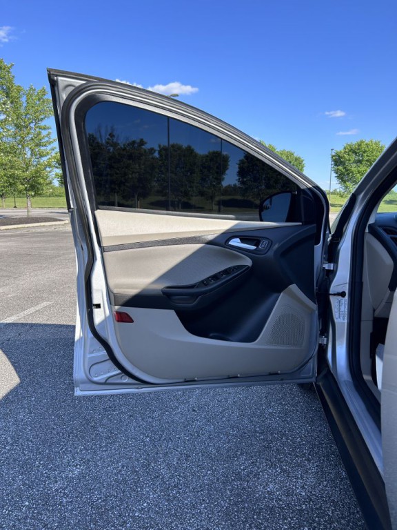 2016 Ford Focus Image 14