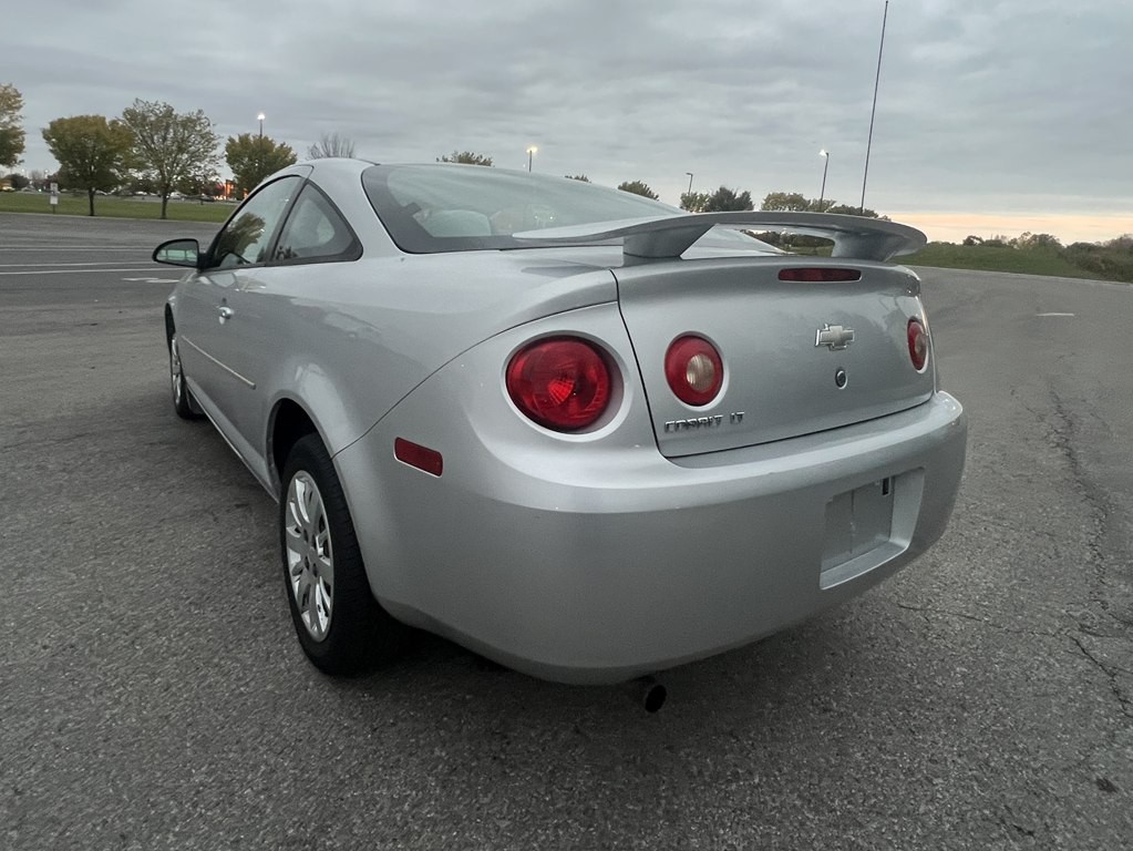 2010 Chevrolet Cobalt Image 3