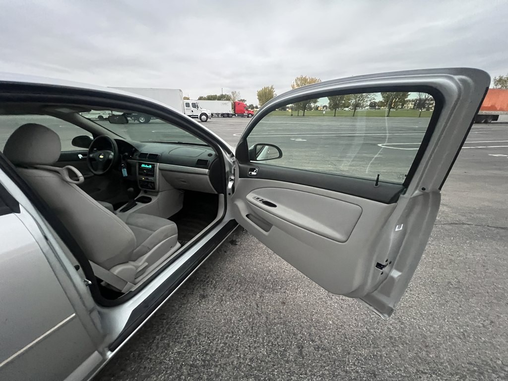 2010 Chevrolet Cobalt Image 10