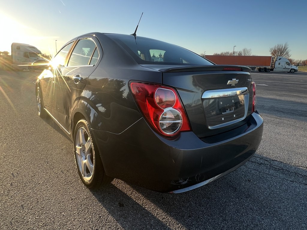 2013 Chevrolet Sonic Image 3