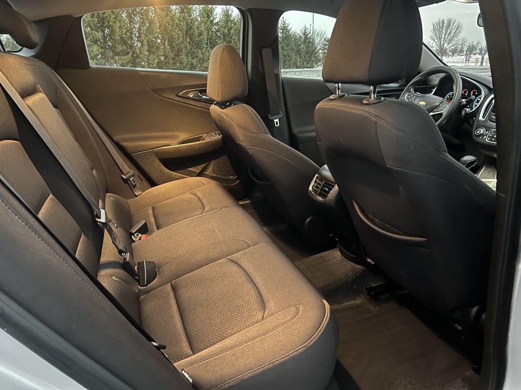 2021 Chevrolet Malibu Image 13