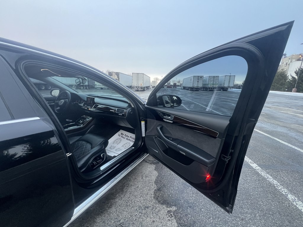 2015 Audi A8 Image 10