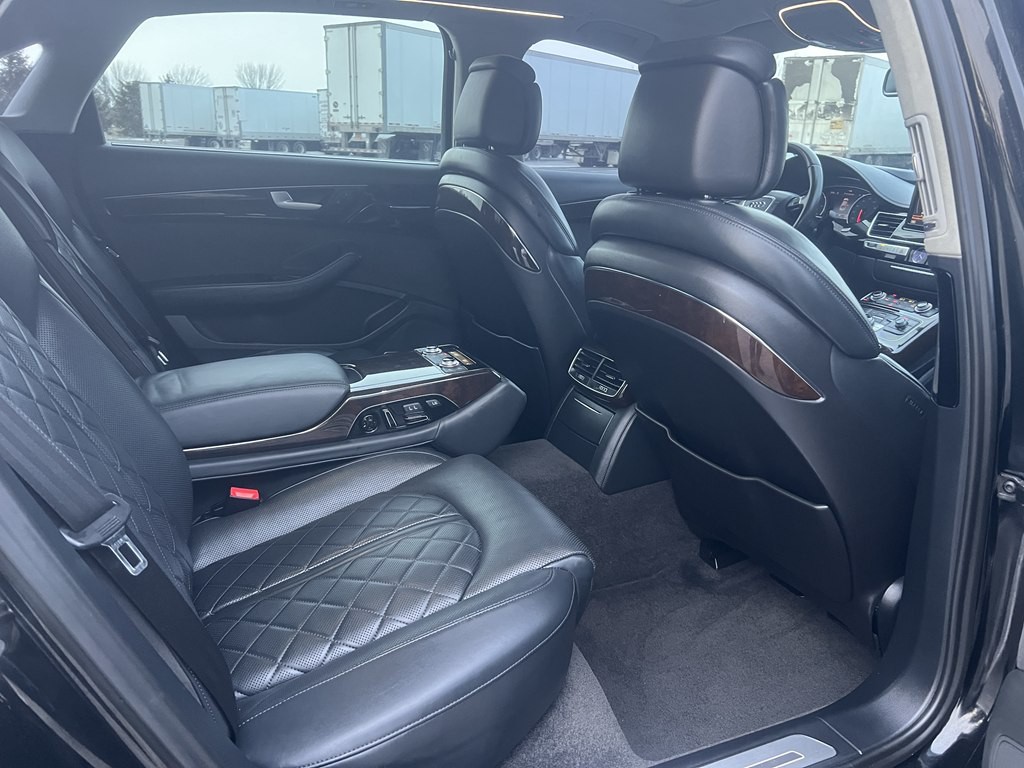 2015 Audi A8 Image 13