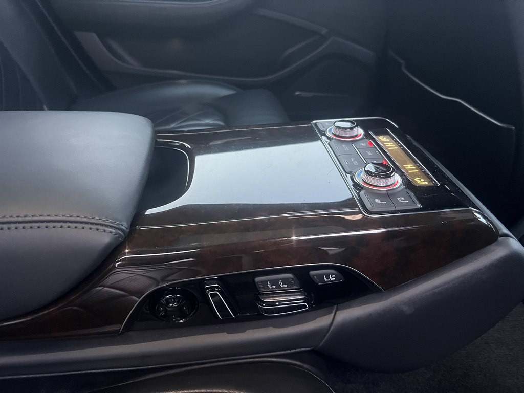 2015 Audi A8 Image 27