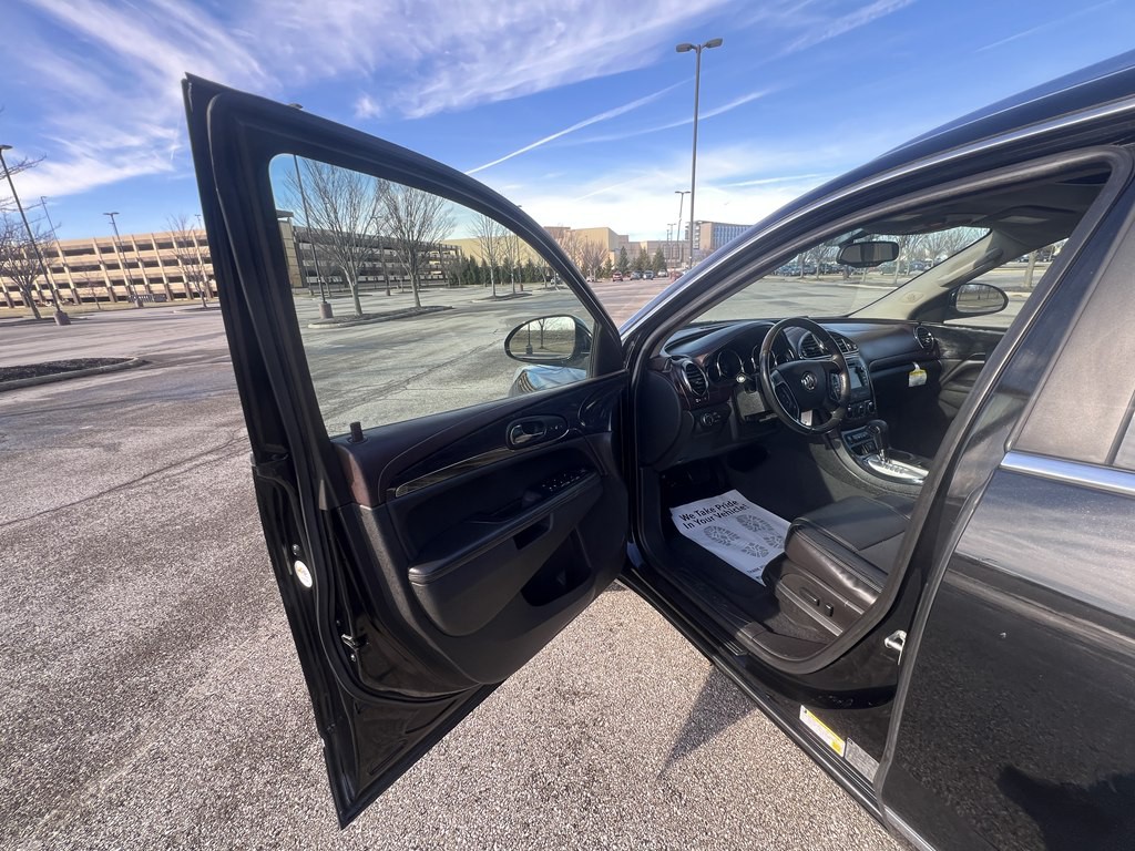 2017 Buick Enclave Image 18