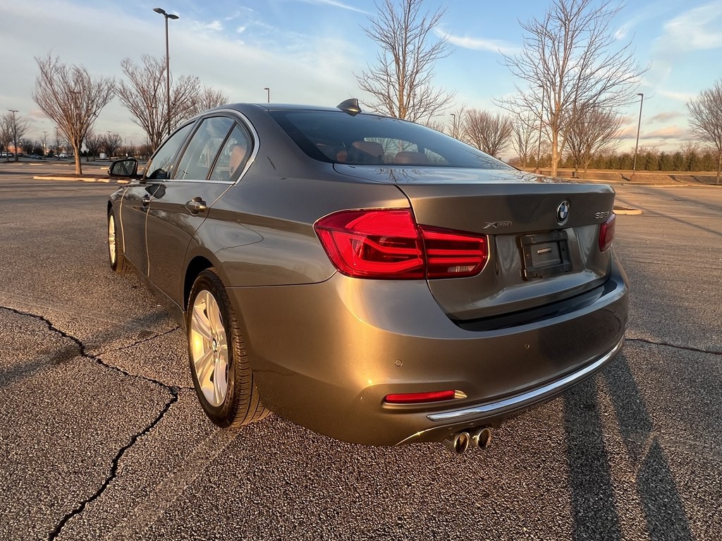 2016 BMW 3 Series Image 3