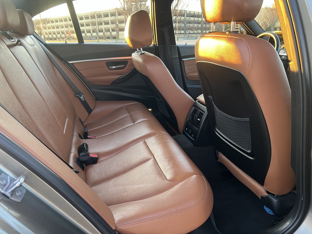 2016 BMW 3 Series Image 13