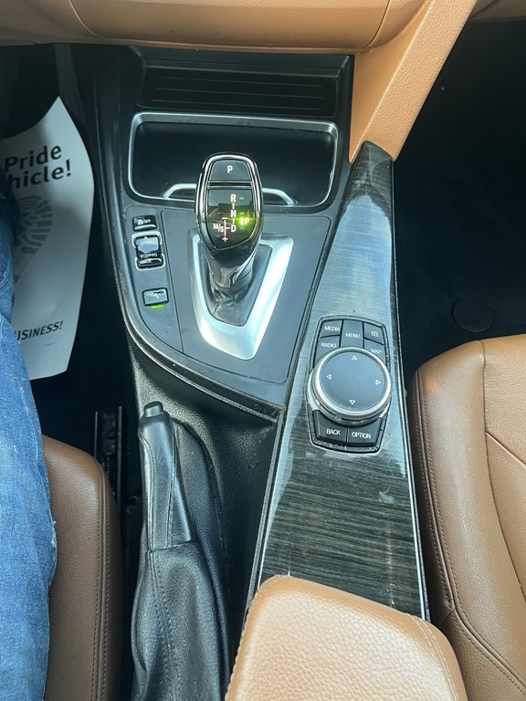 2016 BMW 3 Series Image 21