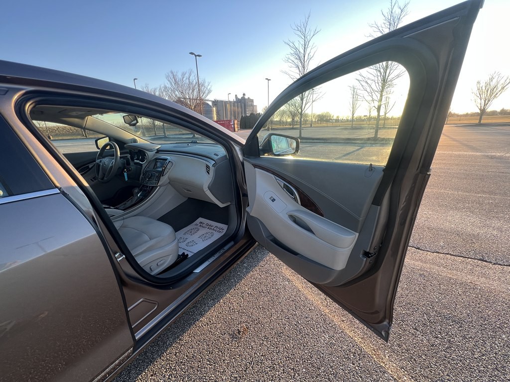 2012 Buick Lacrosse Image 10