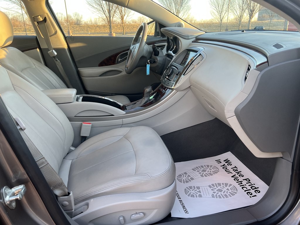 2012 Buick Lacrosse Image 11
