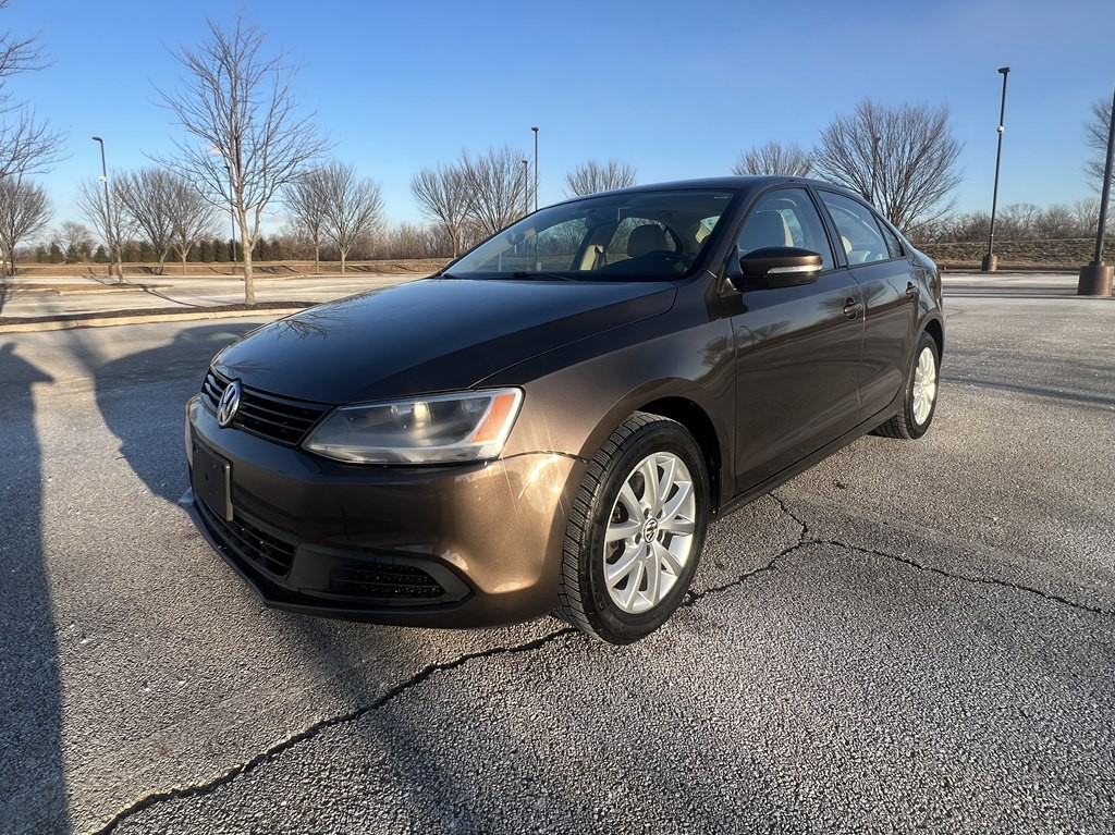 2011 Volkswagen Jetta Image 1