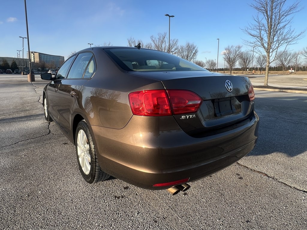 2011 Volkswagen Jetta Image 3