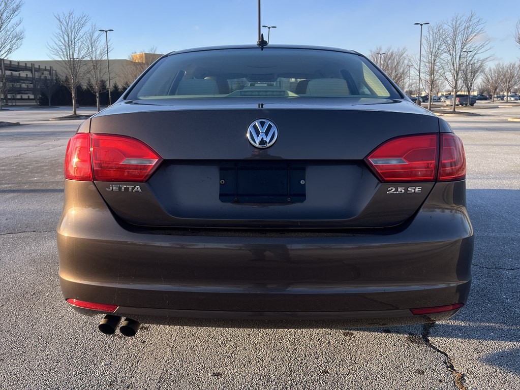 2011 Volkswagen Jetta Image 4