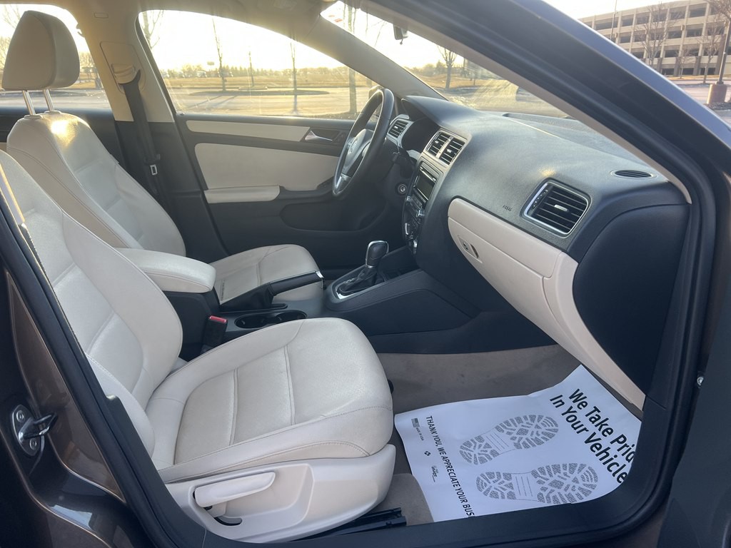 2011 Volkswagen Jetta Image 11