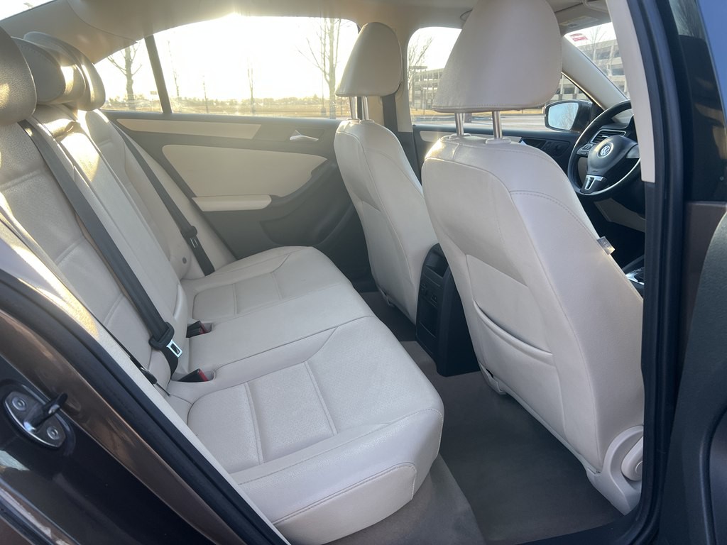 2011 Volkswagen Jetta Image 13