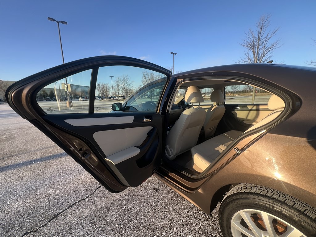 2011 Volkswagen Jetta Image 14