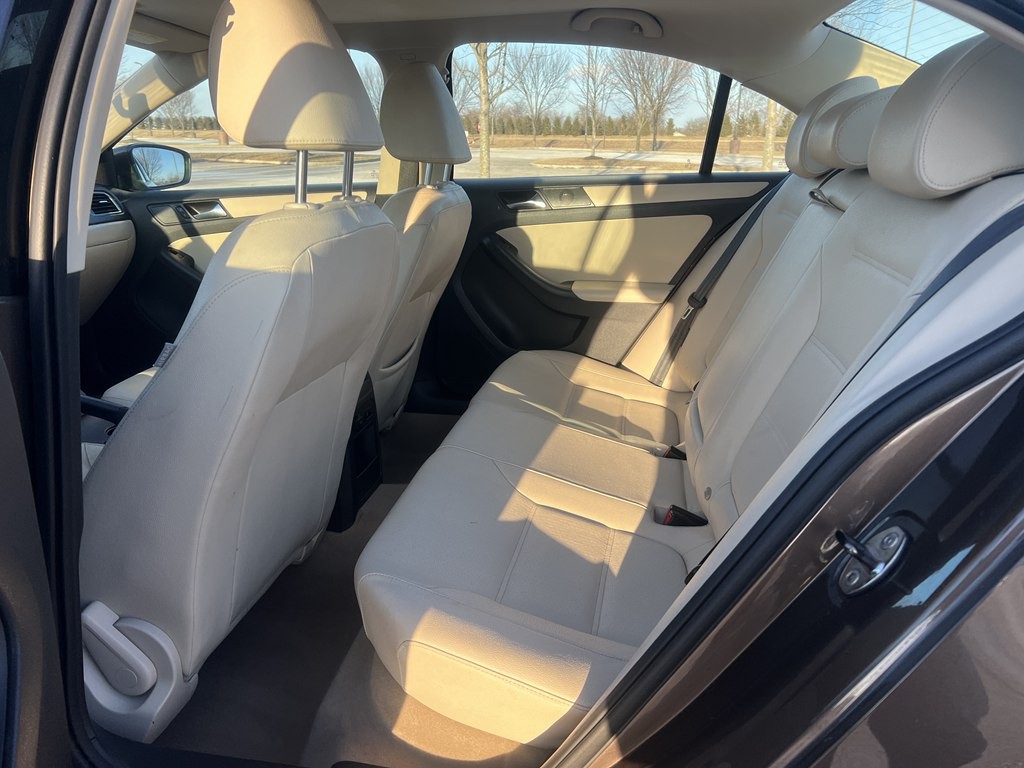 2011 Volkswagen Jetta Image 15