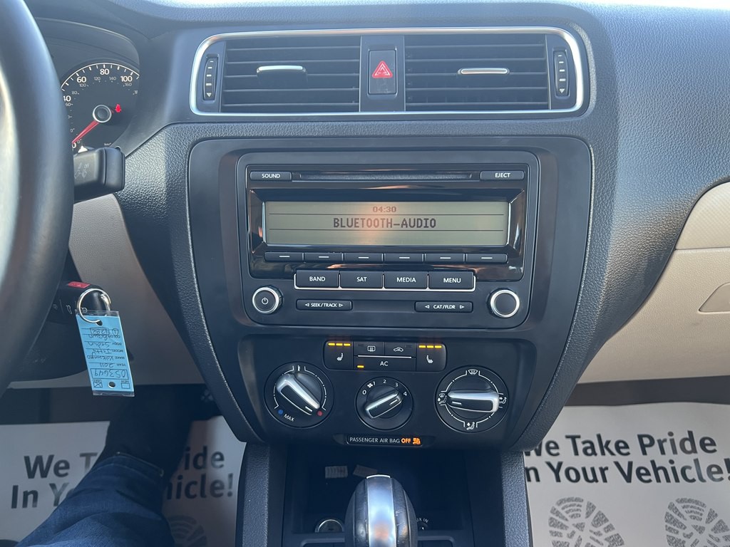 2011 Volkswagen Jetta Image 18