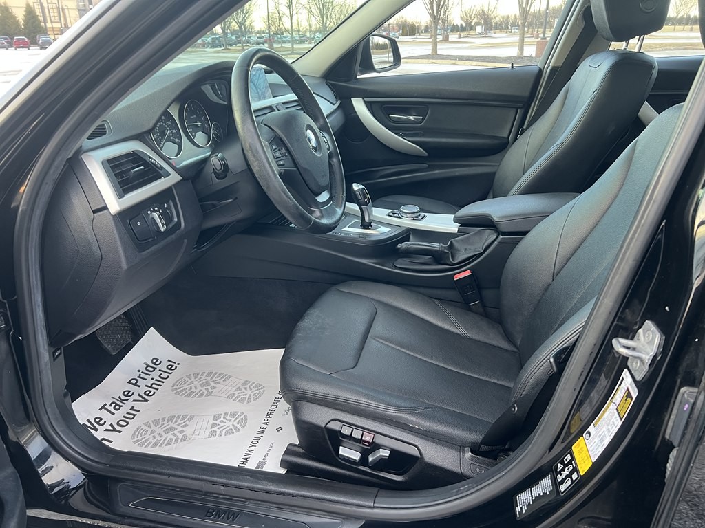 2016 BMW 3 Series Image 17