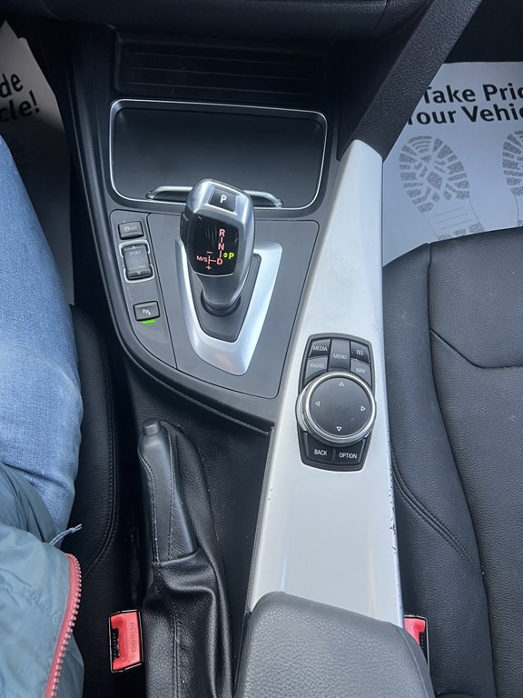 2016 BMW 3 Series Image 21