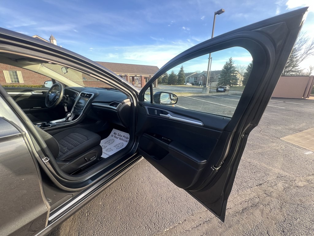 2016 Ford Fusion Image 10