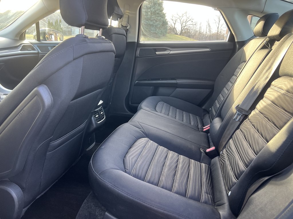 2016 Ford Fusion Image 15