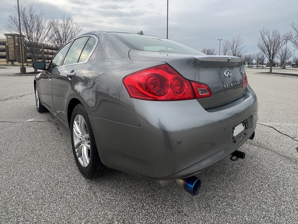2012 INFINITI G37 Image 3