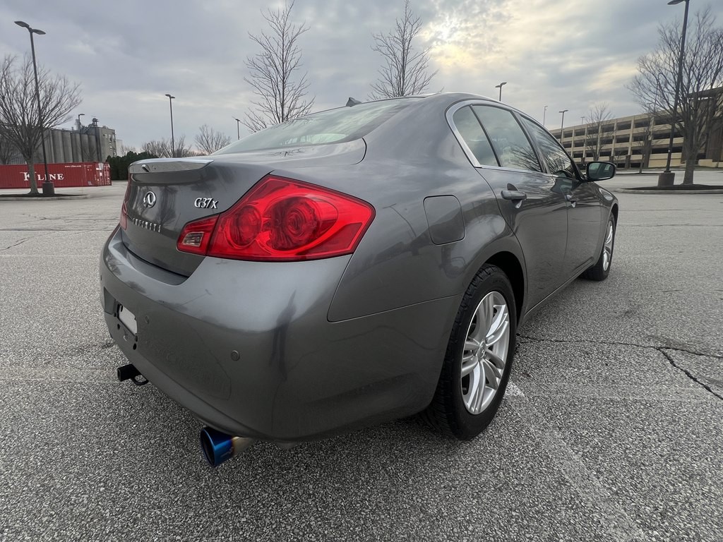 2012 INFINITI G37 Image 5