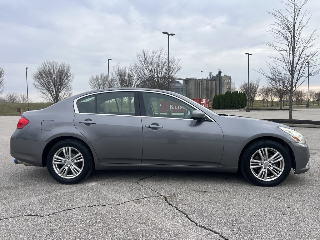 2012 INFINITI G37 Image 6