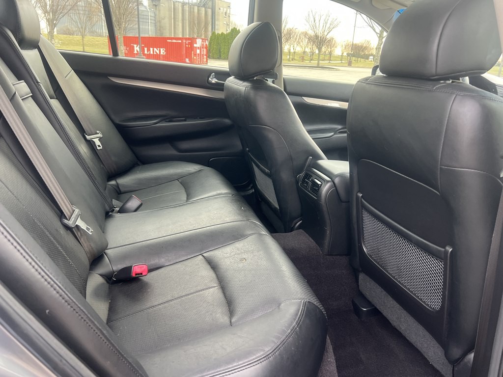 2012 INFINITI G37 Image 13