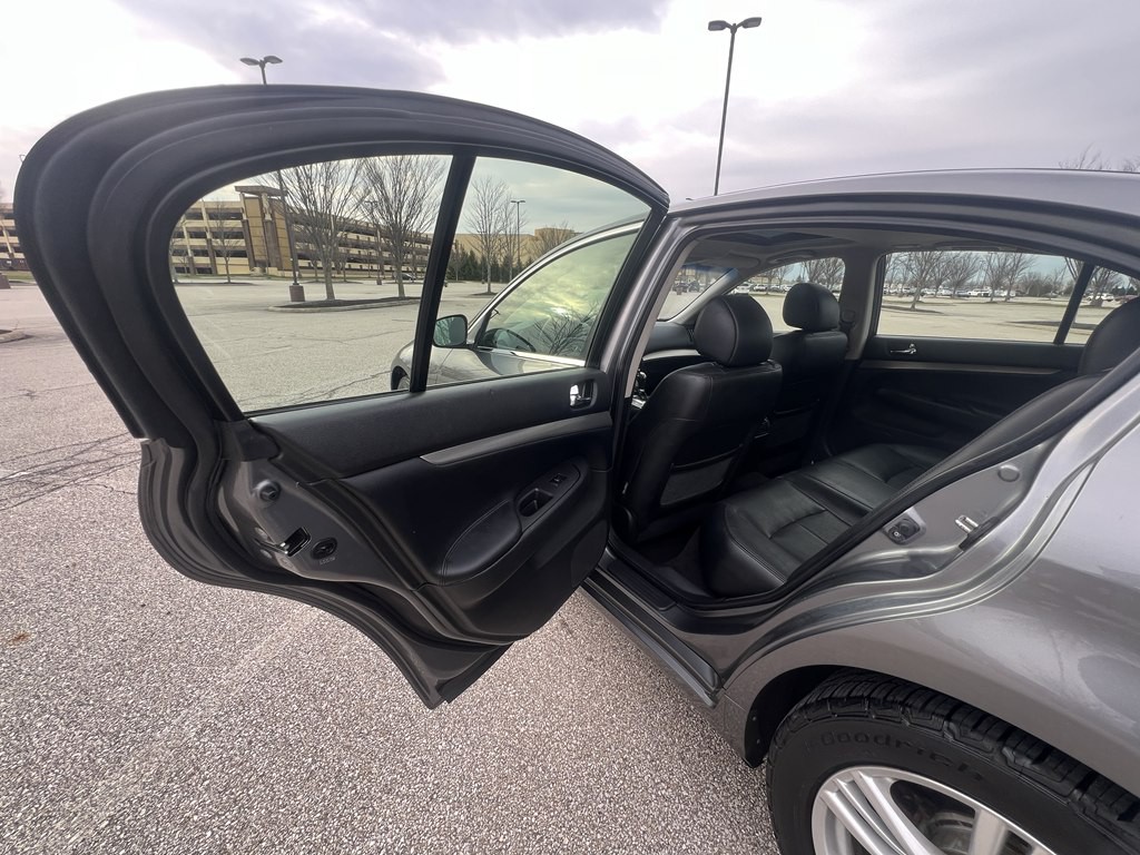 2012 INFINITI G37 Image 14