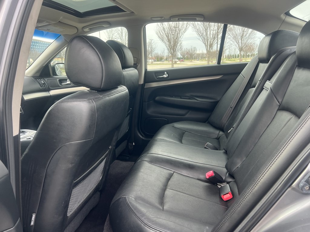 2012 INFINITI G37 Image 15