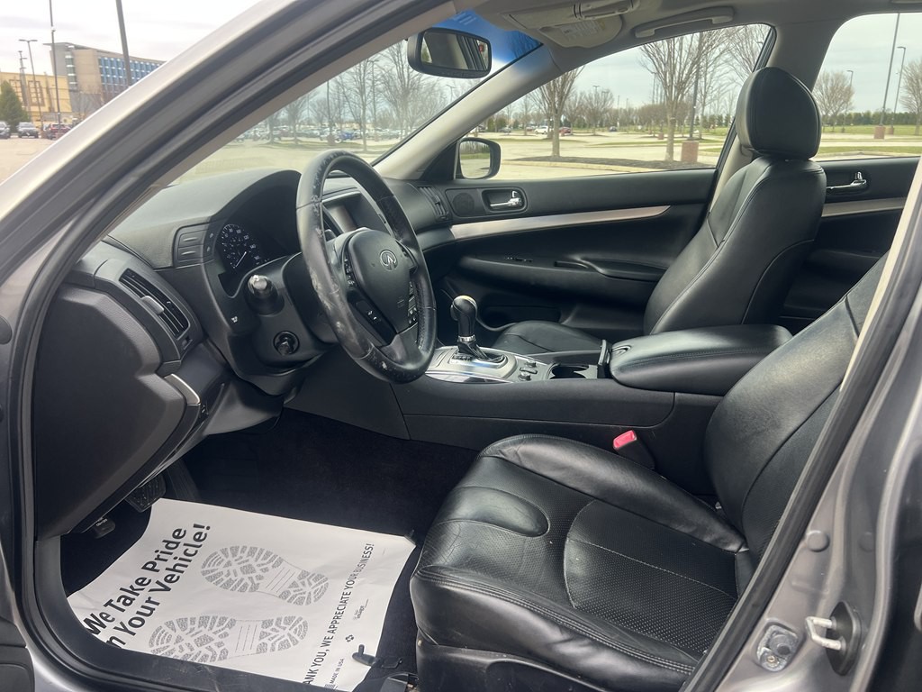2012 INFINITI G37 Image 17