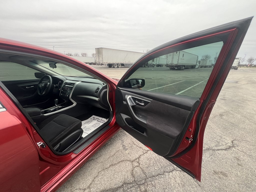 2013 Nissan Altima Image 10