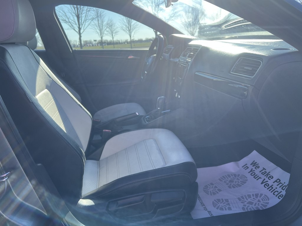 2015 Volkswagen Jetta Image 11