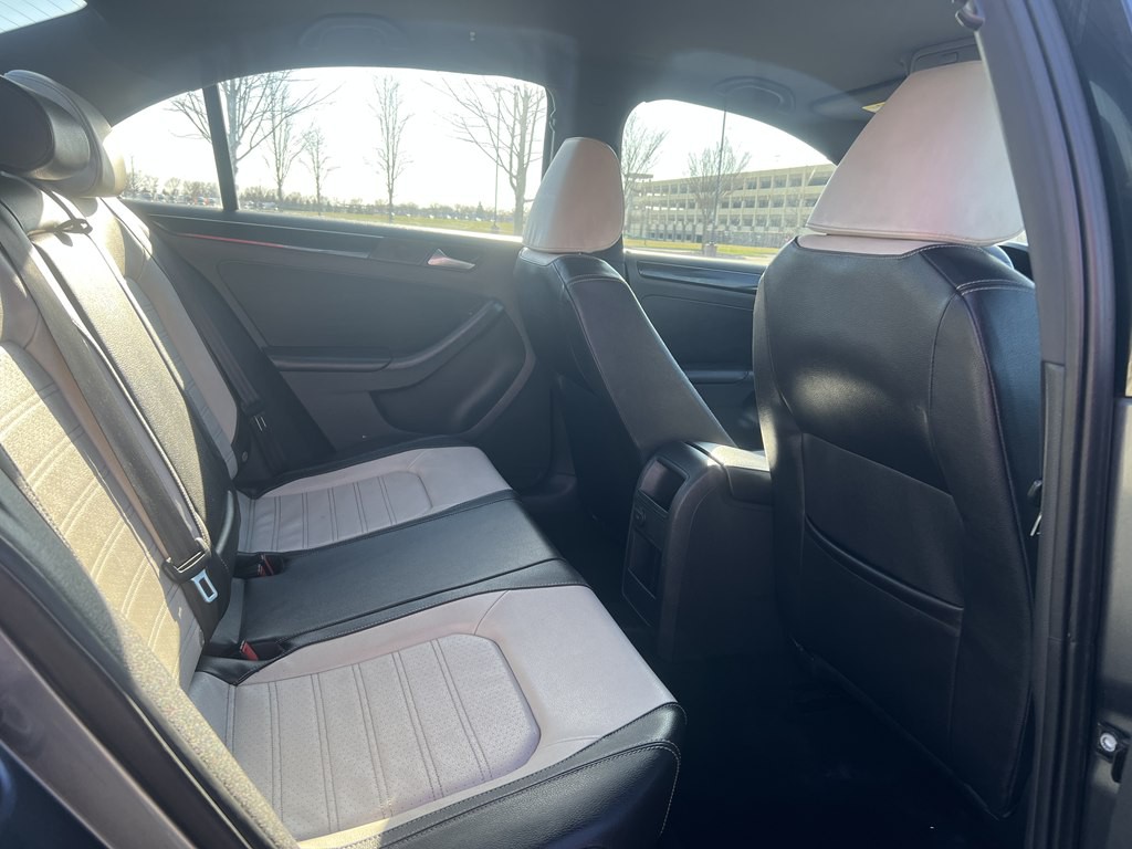 2015 Volkswagen Jetta Image 13