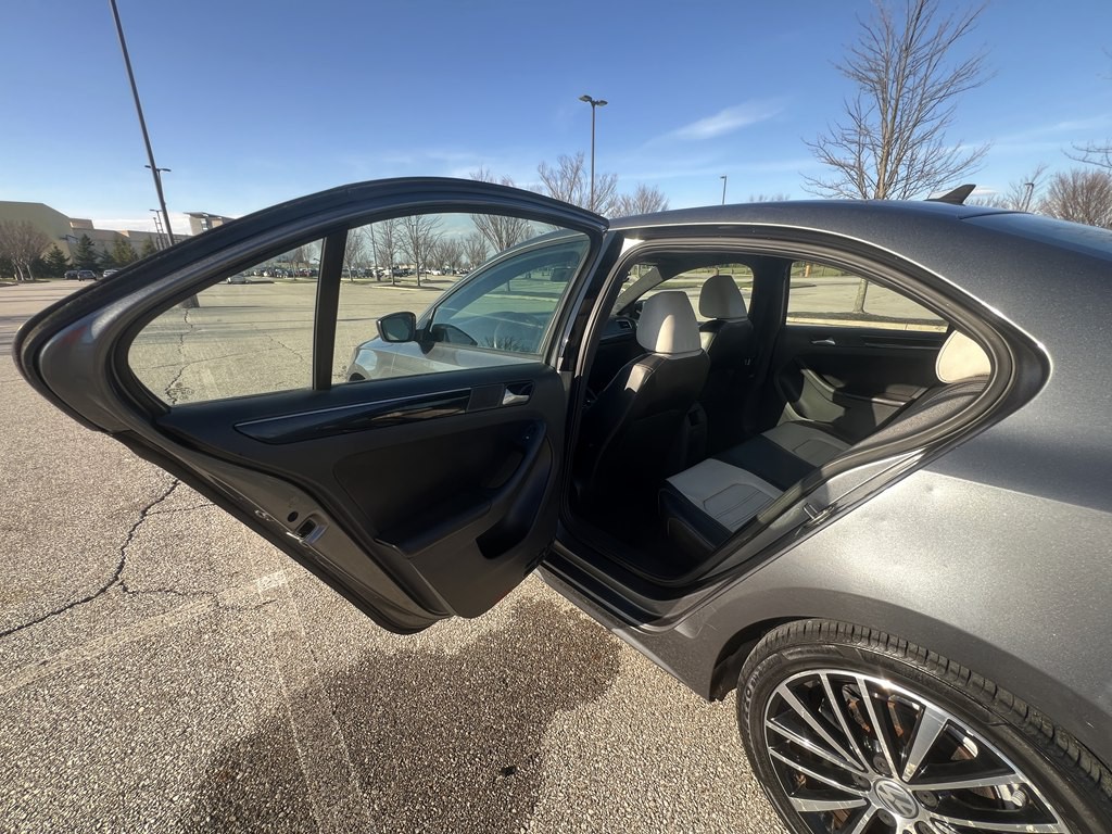 2015 Volkswagen Jetta Image 14