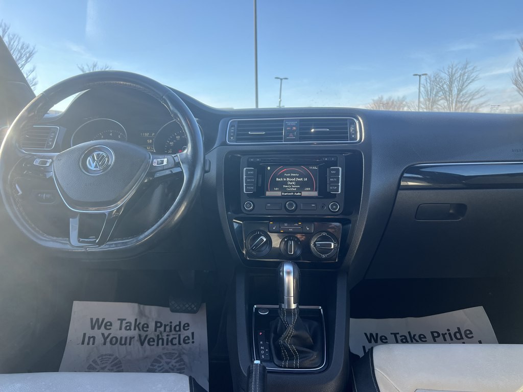 2015 Volkswagen Jetta Image 16