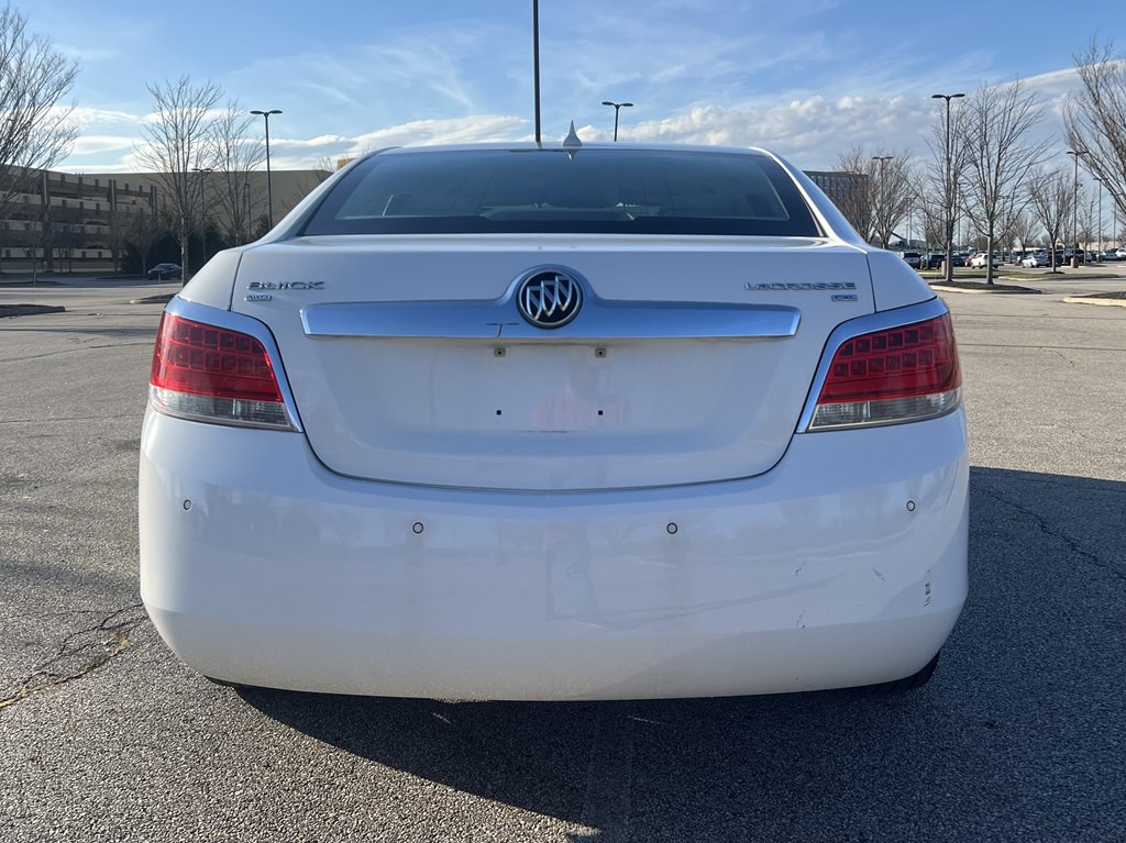 2011 Buick Lacrosse Image 4