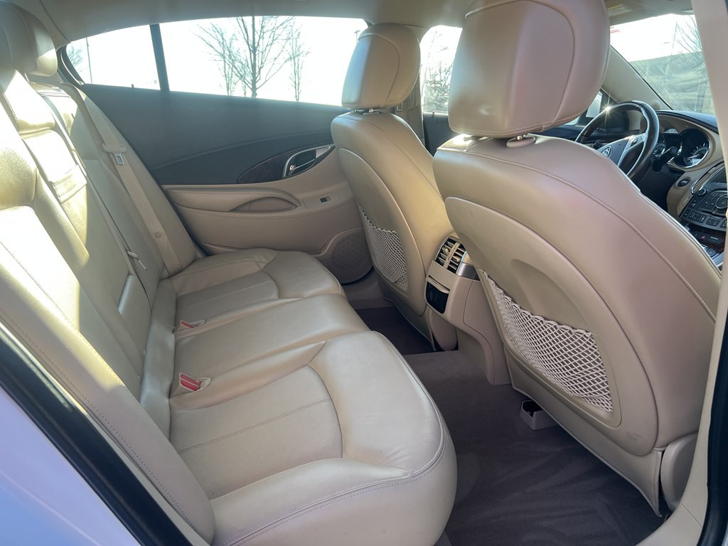 2011 Buick Lacrosse Image 13