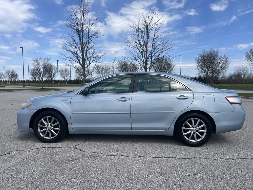 2010 Toyota Camry Image 2