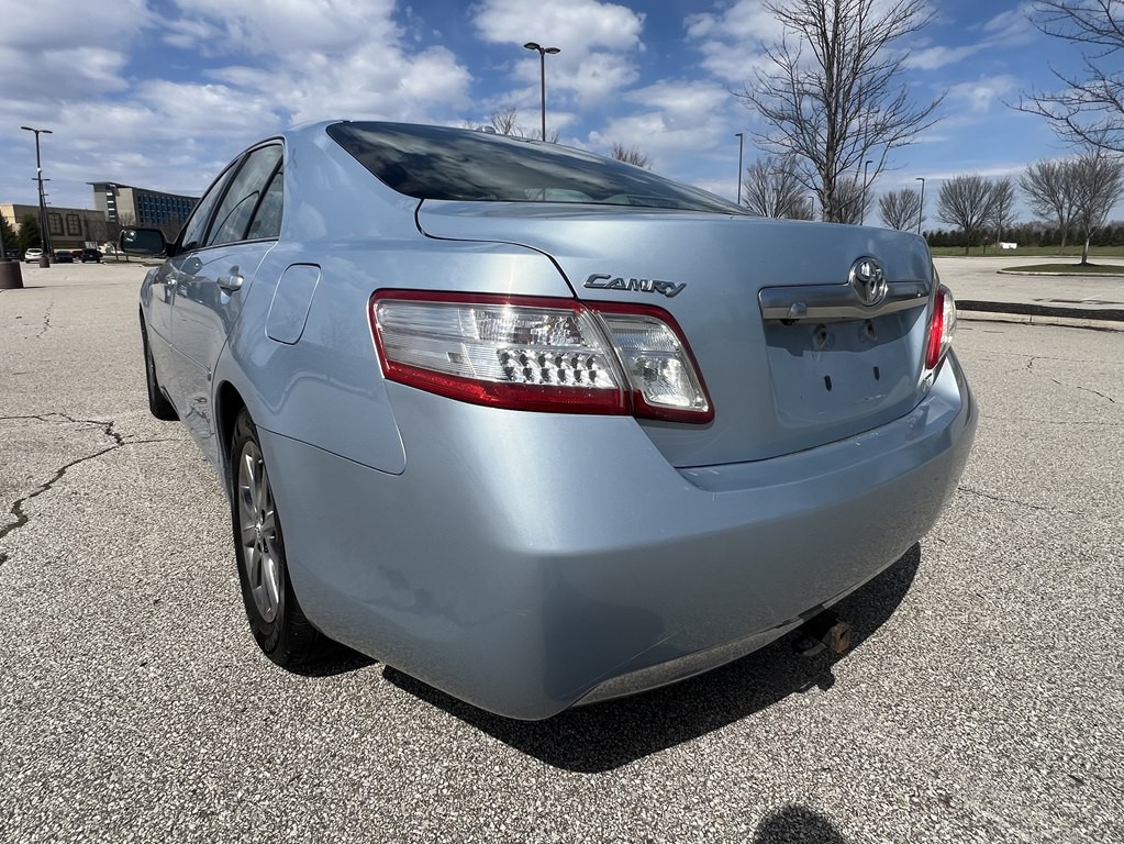 2010 Toyota Camry Image 3