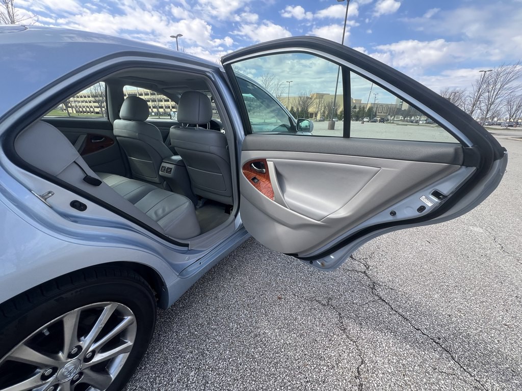 2010 Toyota Camry Image 12