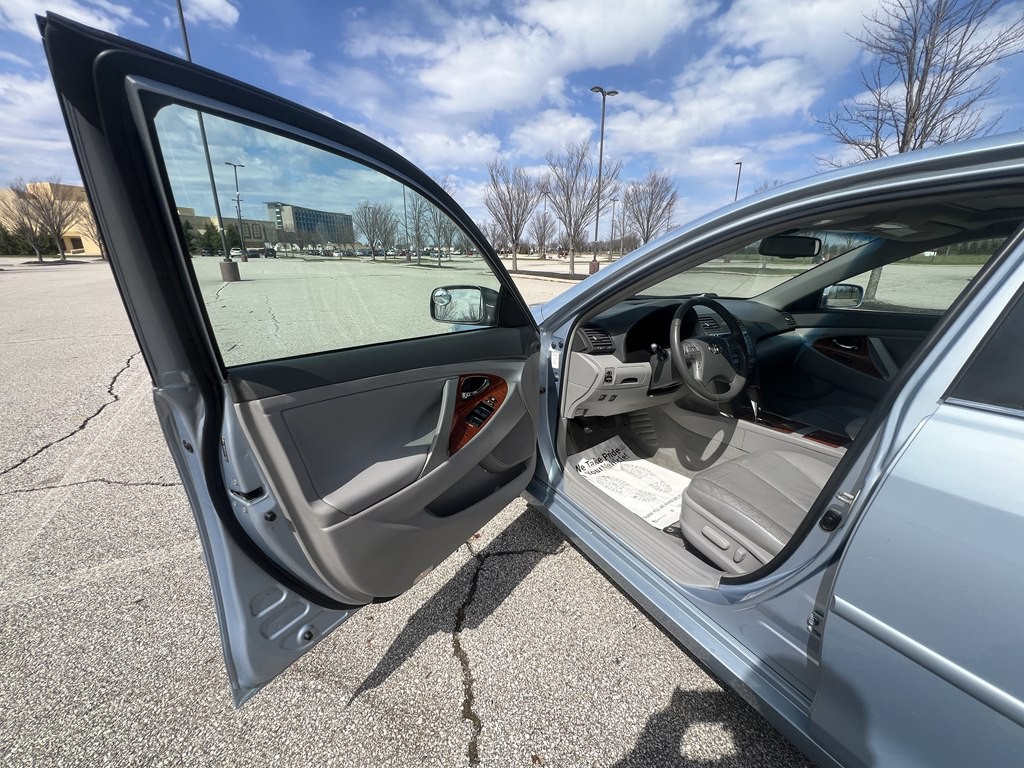 2010 Toyota Camry Image 16