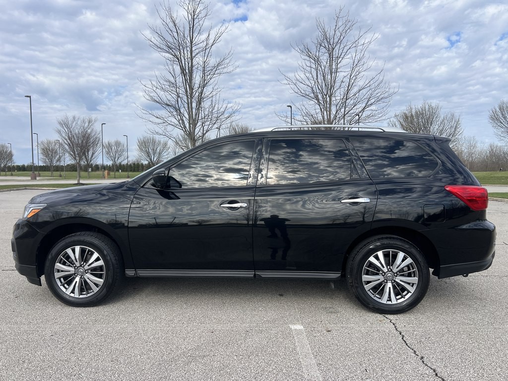 2020 Nissan Pathfinder Image 2