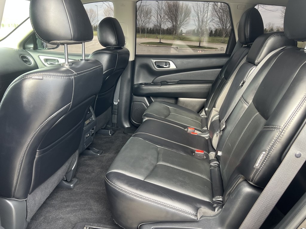 2020 Nissan Pathfinder Image 16