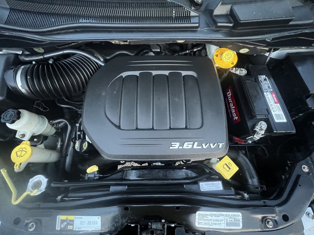 2014 Chrysler Town & Country Image 9