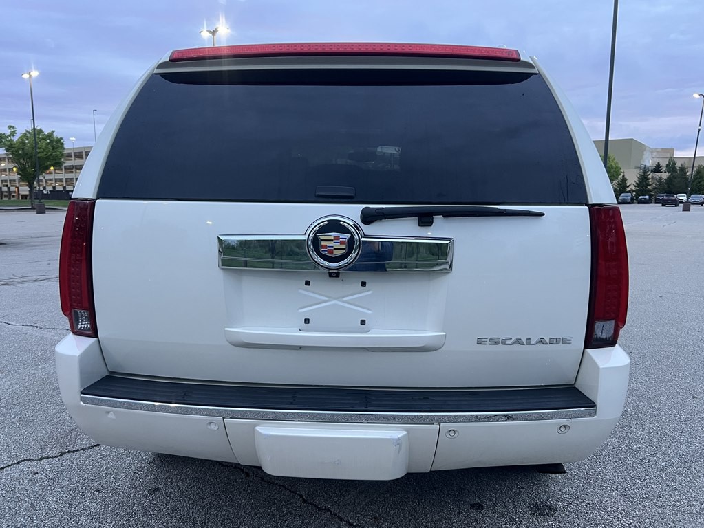 2014 Cadillac Escalade Image 4