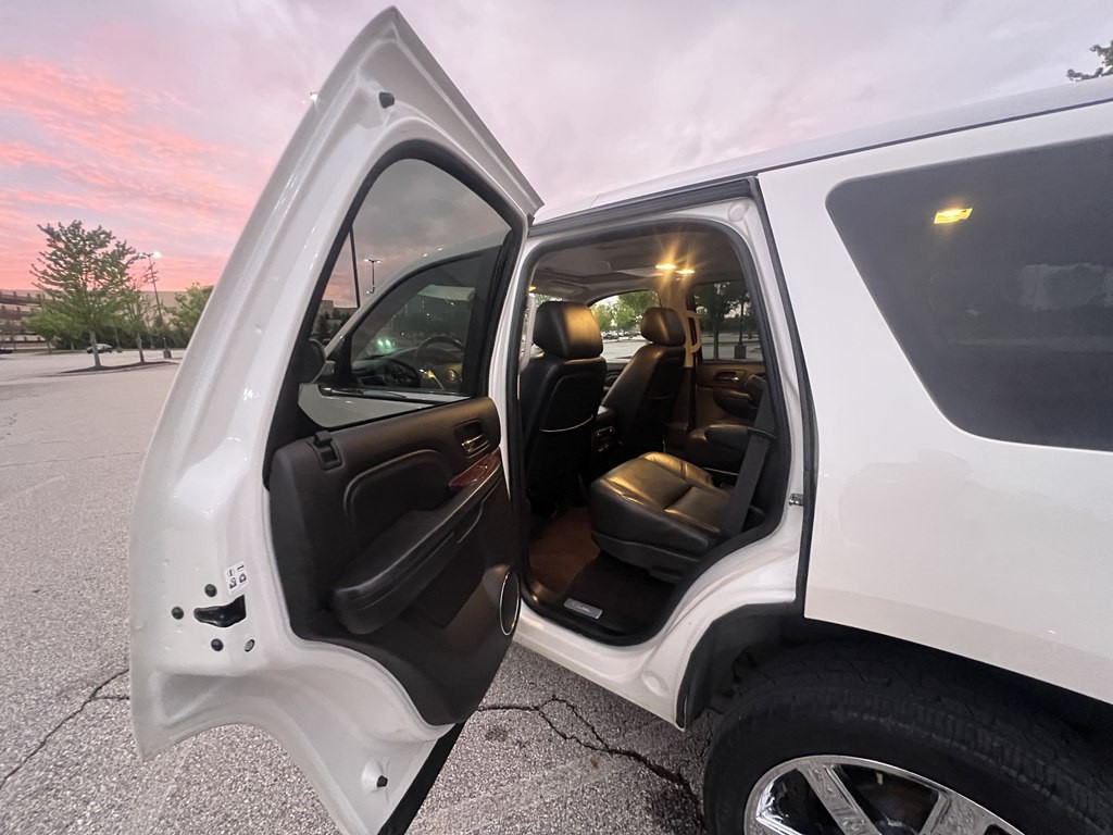 2014 Cadillac Escalade Image 14