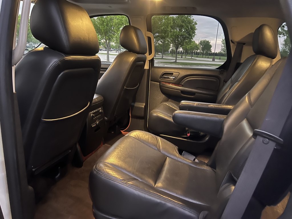 2014 Cadillac Escalade Image 15